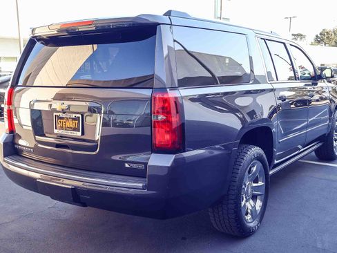 Used 2017 Chevrolet Suburban Premier image 24