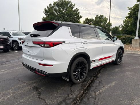 Used 2024 Mitsubishi Outlander AWD image 5