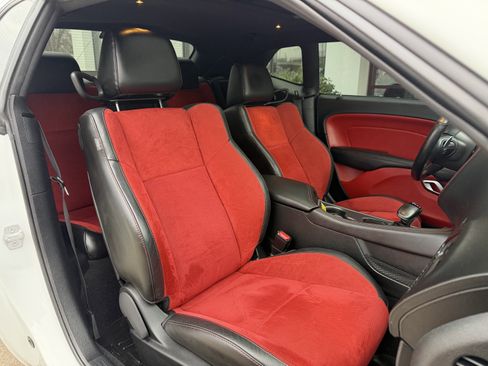 Used 2020 Dodge Challenger R/T w/ Plus Package image 22