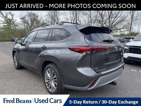 Used 2021 Toyota Highlander Platinum AWD/4WD image 6