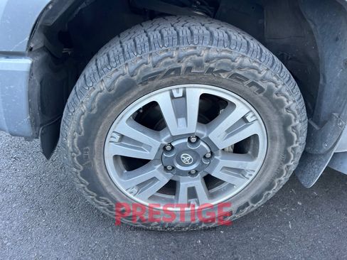 Used 2018 Toyota Tundra Platinum AWD/4WD image 18