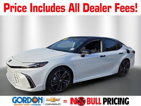 Used 2025 Toyota Camry XSE FWD image 1