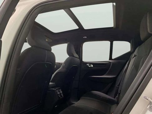 Used 2025 Volvo XC40 B5 Plus AWD/4WD image 27
