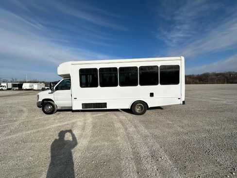 Used 2013 Ford E-450 and Econoline 450 Super Duty w/ Shuttle Bus Prep Pkg image 8