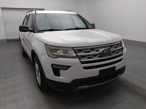 Used 2018 Ford Explorer XLT image 13