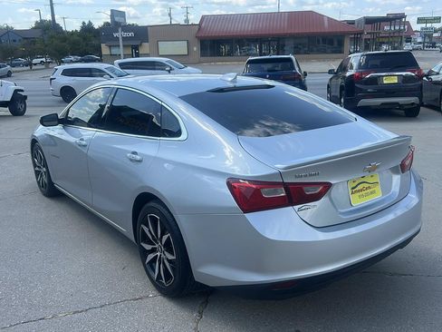 Used 2018 Chevrolet Malibu LT FWD image 5