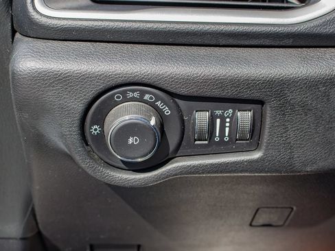 Used 2020 Chrysler Pacifica Touring-L Plus w/ S Appearance Package FWD image 26