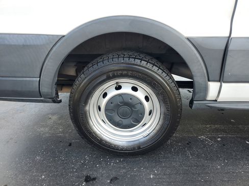 Used 2015 Ford Transit 150 130 Medium Roof image 27