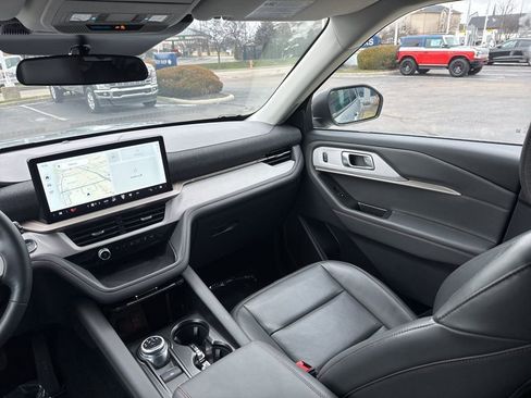New 2025 Ford Explorer Active w/ Active Comfort Package image 17