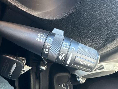 Used 2015 Jeep Wrangler Unlimited Sahara image 25