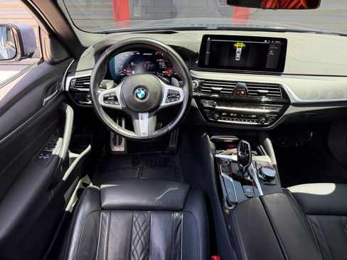 Used 2023 BMW M550i xDrive w/ Executive Package AWD/4WD image 23