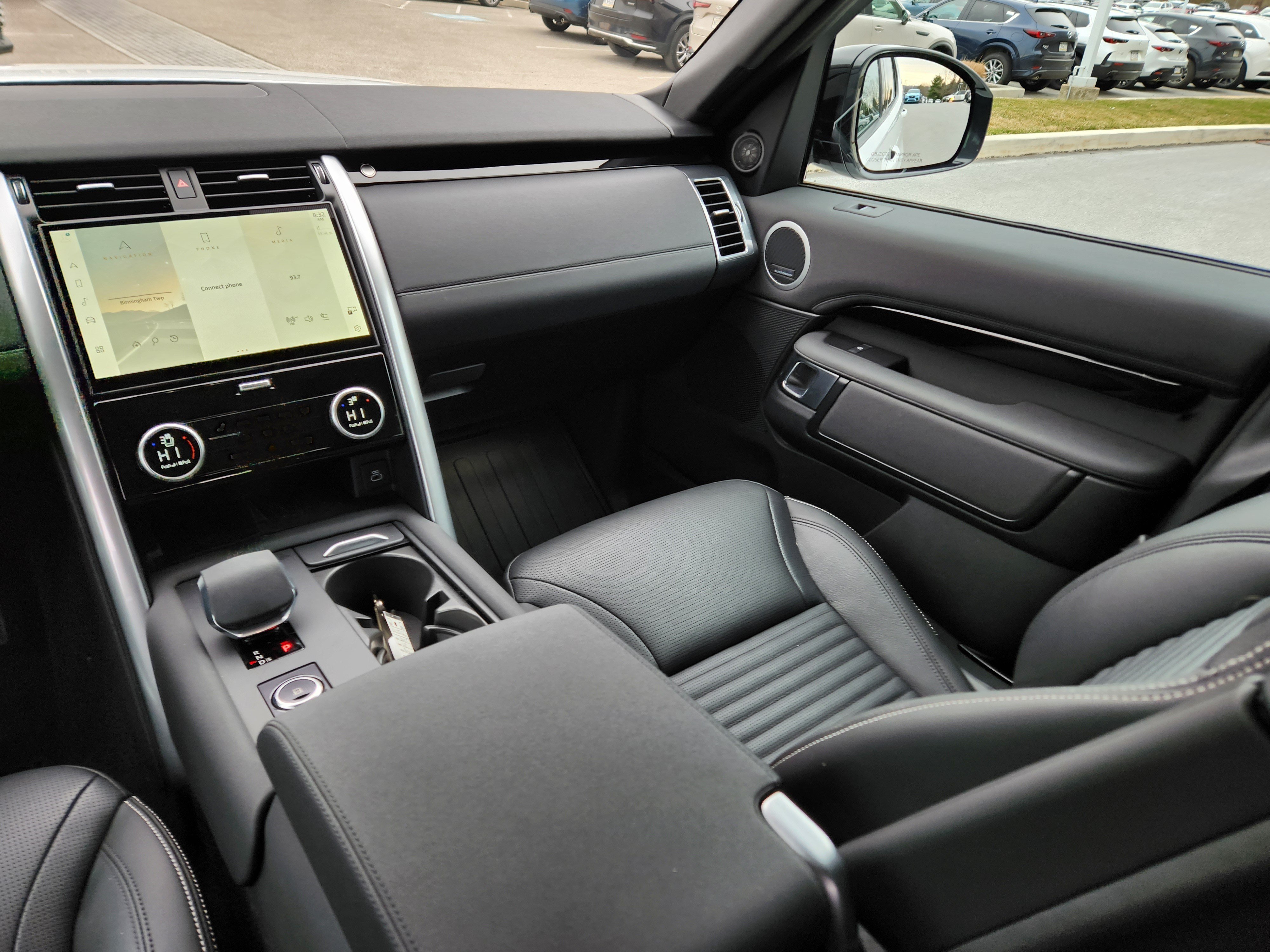 Certified 2025 Land Rover Discovery S AWD/4WD image 14