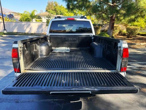 Used 2004 Nissan Frontier S/C image 31