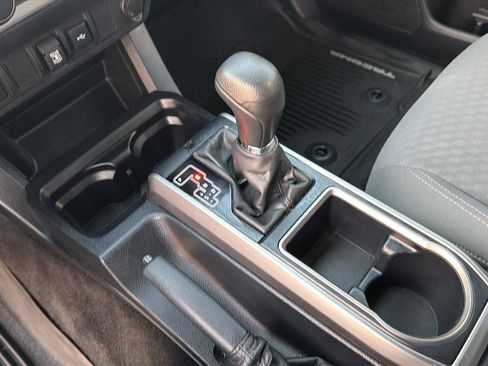 Used 2020 Toyota Tacoma SR5 RWD image 26