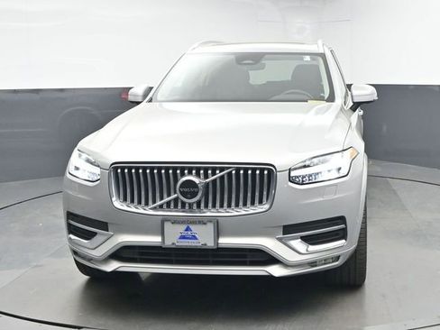 Used 2023 Volvo XC90 B6 Plus image 3