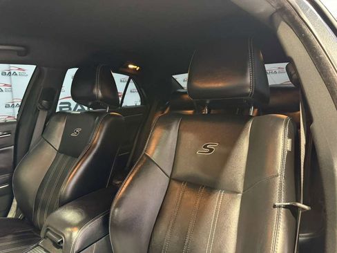 Used 2019 Chrysler 300 S image 25