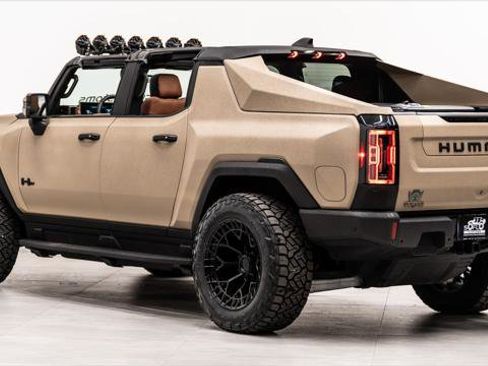 Used 2025 GMC Hummer EV 3X w/ LPO, Dark Essentials Package AWD/4WD image 10