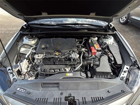 Used 2021 Toyota Camry SE w/ Carpet Mat Package (TMS) image 11