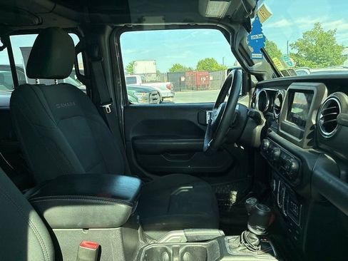 Used 2018 Jeep Wrangler Unlimited Sahara AWD/4WD image 23