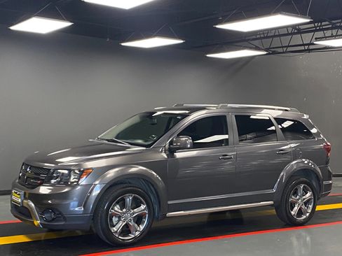 Used 2016 Dodge Journey Crossroad image 1