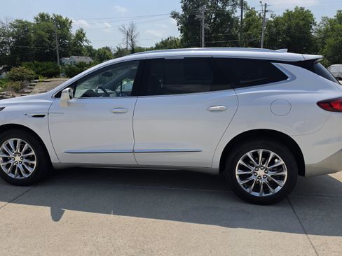 Certified 2020 Buick Enclave Premium w/ Sun and Sites Package AWD/4WD image 5