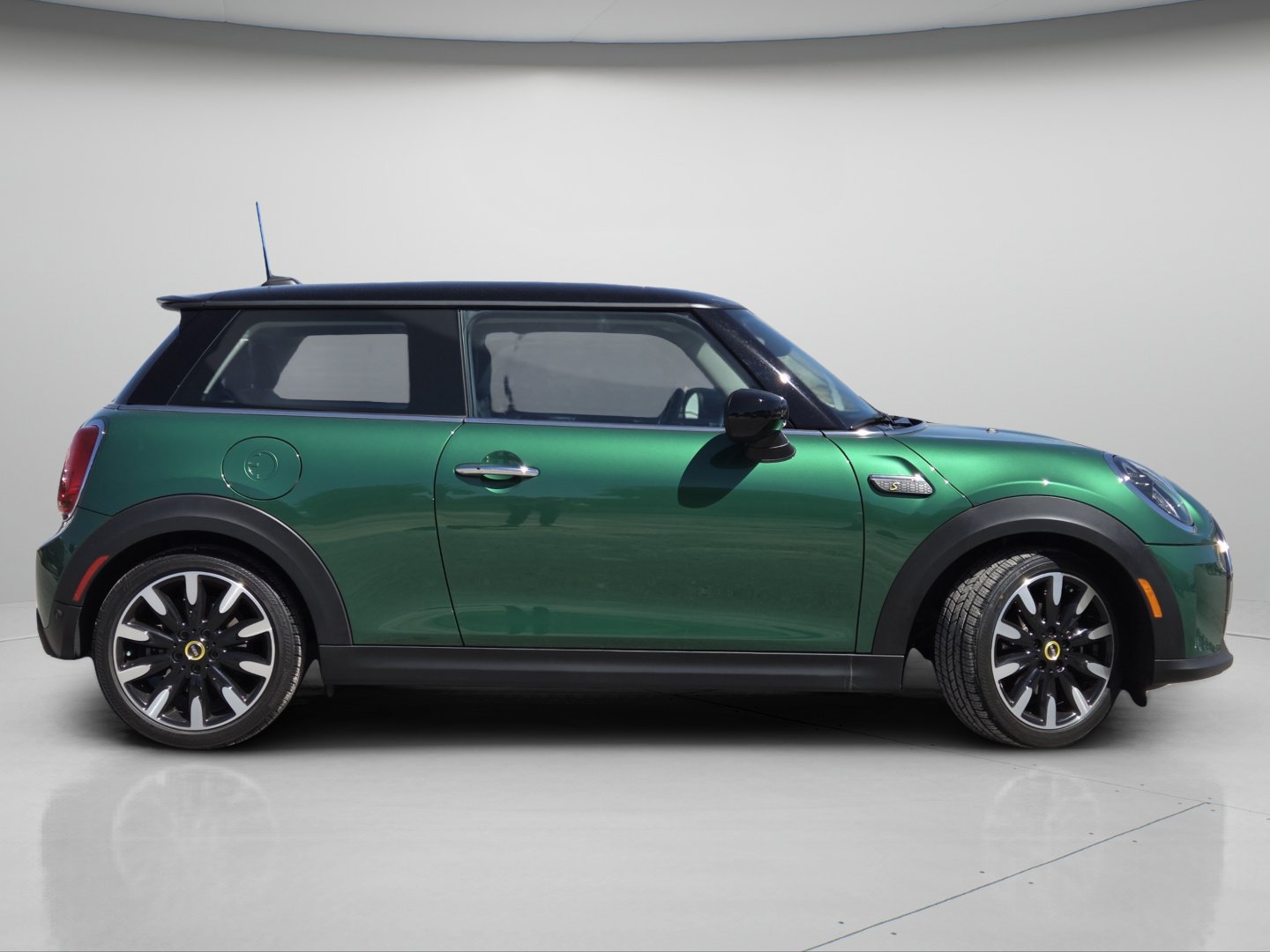 Used 2024 MINI Cooper SE FWD image 24