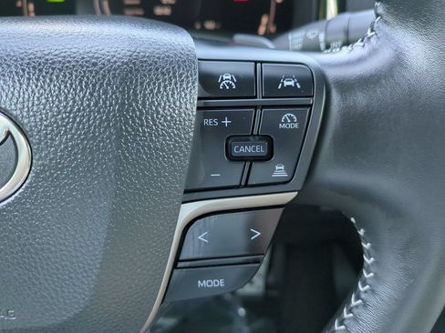 Used 2026 Toyota Camry SE FWD image 23
