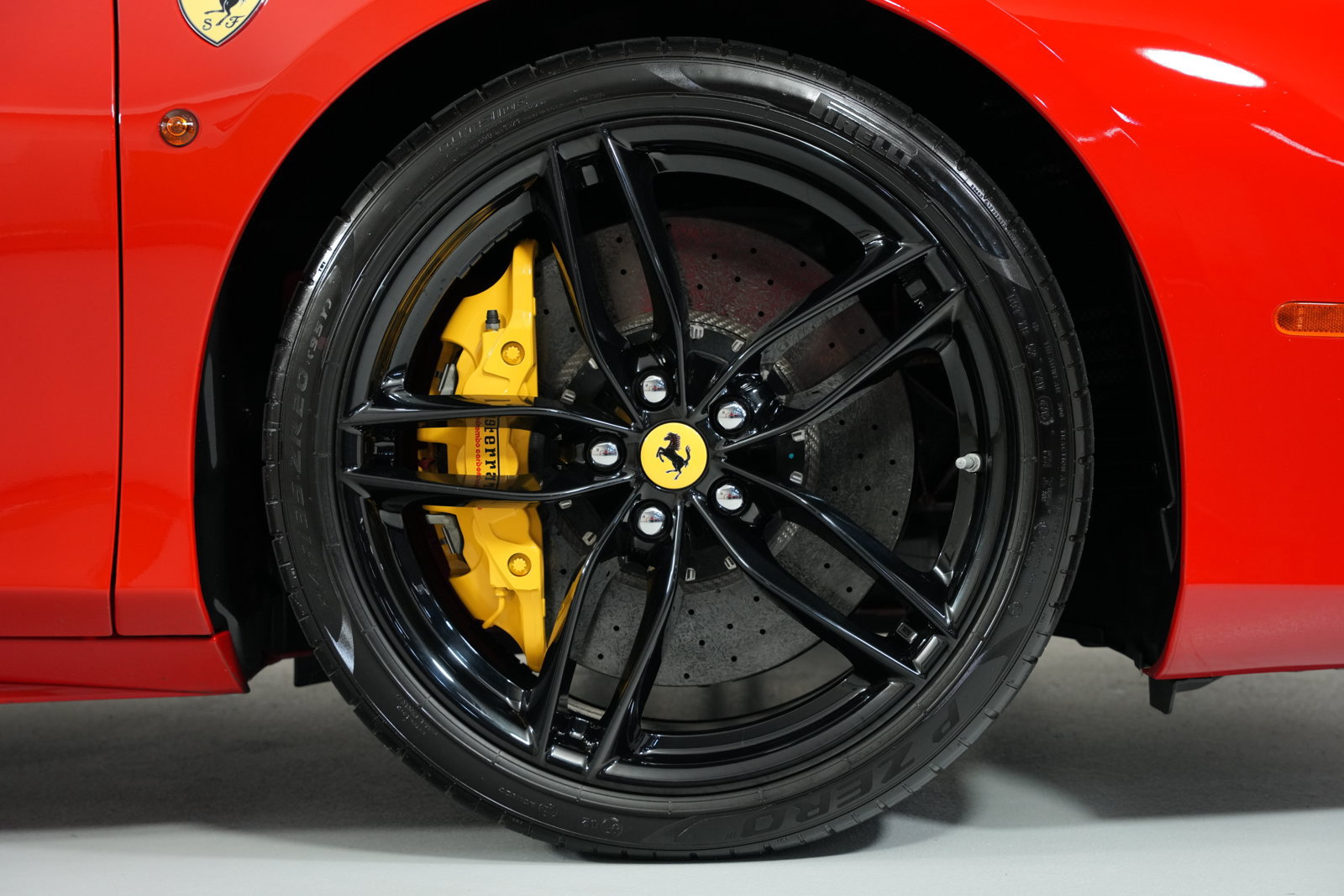 Used 2016 Ferrari 488 GTB RWD image 17