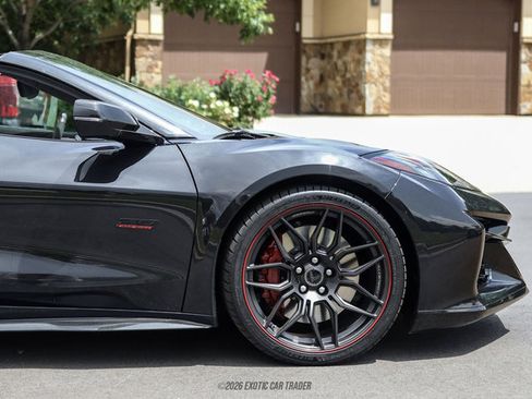 Used 2023 Chevrolet Corvette Z06 RWD image 11