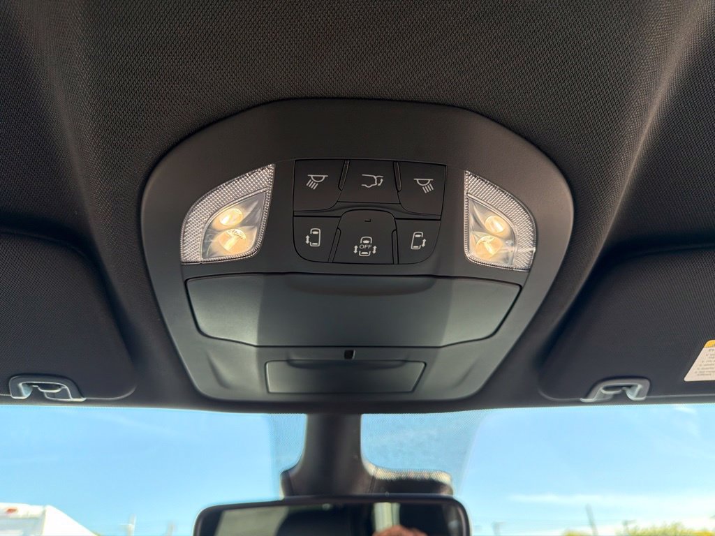 New 2027 Chrysler Pacifica Select FWD image 30