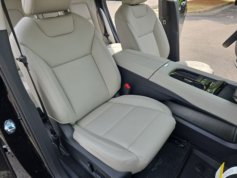 New 2025 Nissan Murano SV image 10