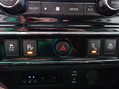 Used 2017 Nissan Titan Platinum Reserve RWD image 9