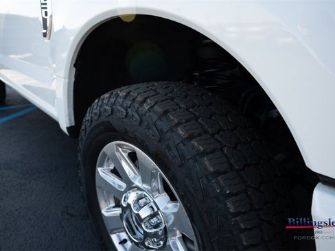 Used 2022 Ford F250 Platinum w/ FX4 Off-Road Package image 8