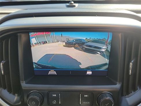 Used 2022 Chevrolet Colorado LT image 28