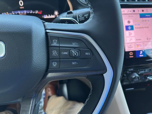 New 2025 Jeep Grand Cherokee L Limited w/ Luxury Tech Group II image 14