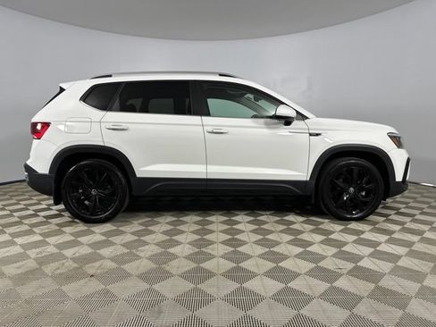 Used 2022 Volkswagen Taos SE AWD/4WD image 8