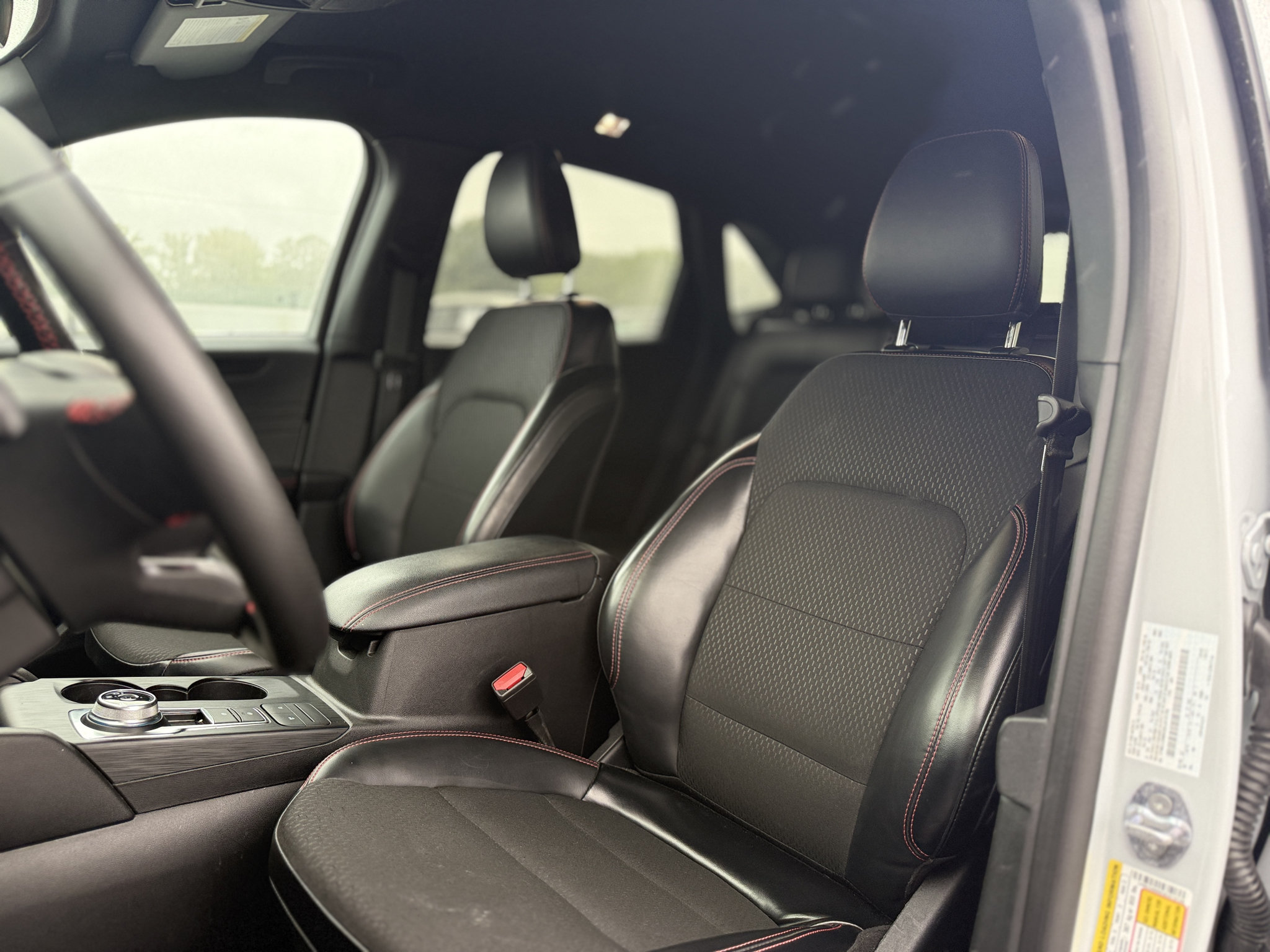 Used 2025 Ford Escape ST-Line AWD/4WD image 22