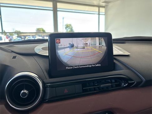 Used 2019 MAZDA MX-5 Miata RF Grand Touring image 23