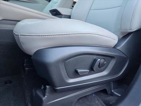 New 2026 Ford Explorer Active w/ Active Comfort Package RWD image 4