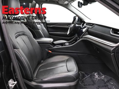 Used 2023 Jeep Grand Cherokee L Limited w/ Luxury Tech Group II AWD/4WD image 26