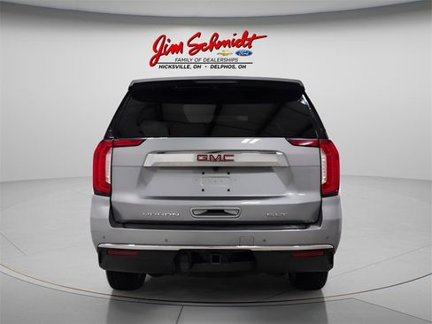 Used 2023 GMC Yukon SLT w/ SLT Luxury Package image 5