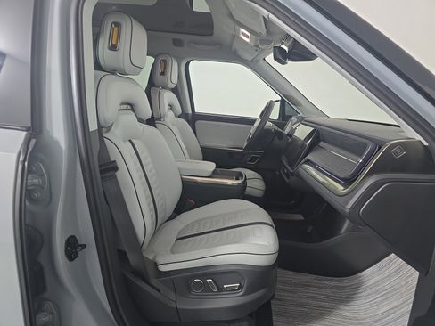 Used 2024 Rivian R1S Adventure AWD/4WD image 24