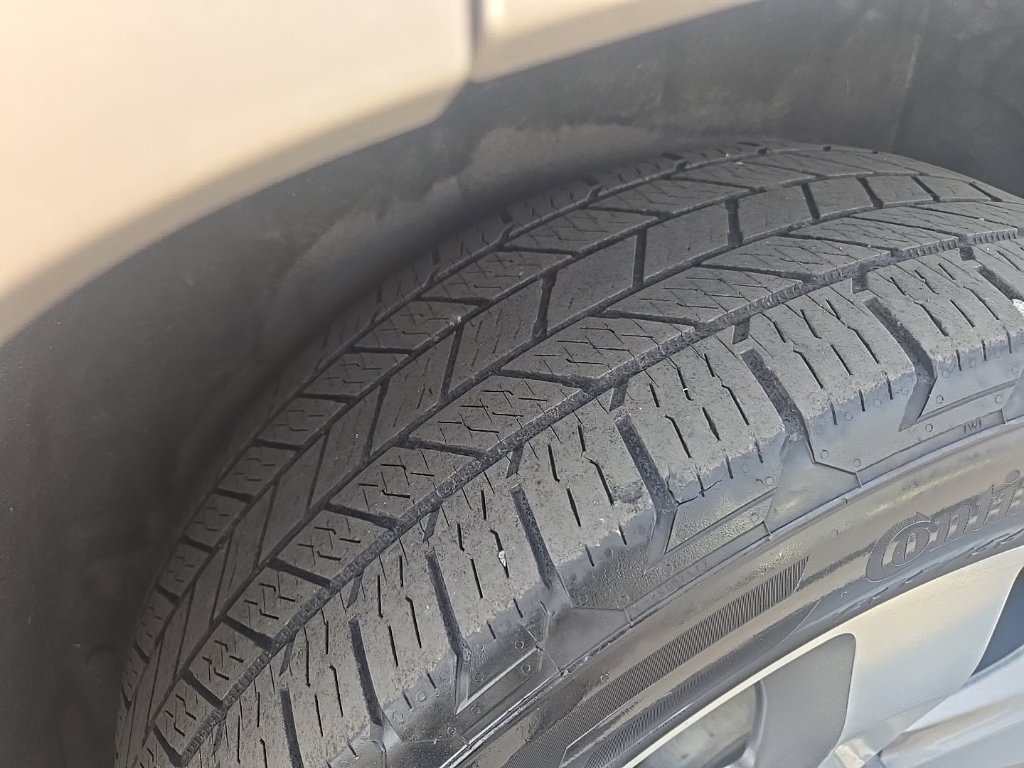 Used 2015 Jeep Grand Cherokee Overland AWD/4WD image 7