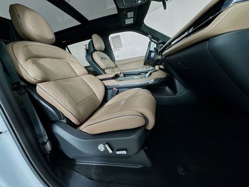 New 2025 Lincoln Navigator L Black Label image 32