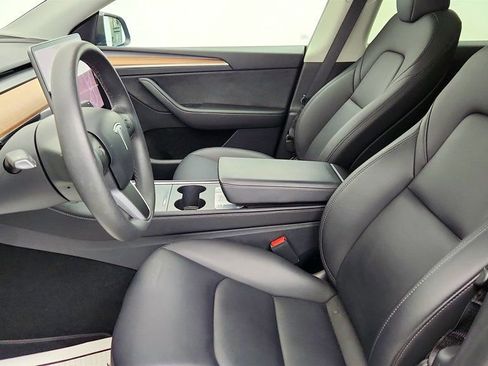 Used 2025 Tesla Model Y Long Range image 24