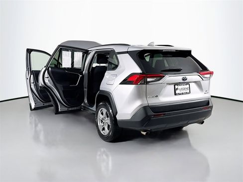 Used 2022 Toyota RAV4 LE image 23