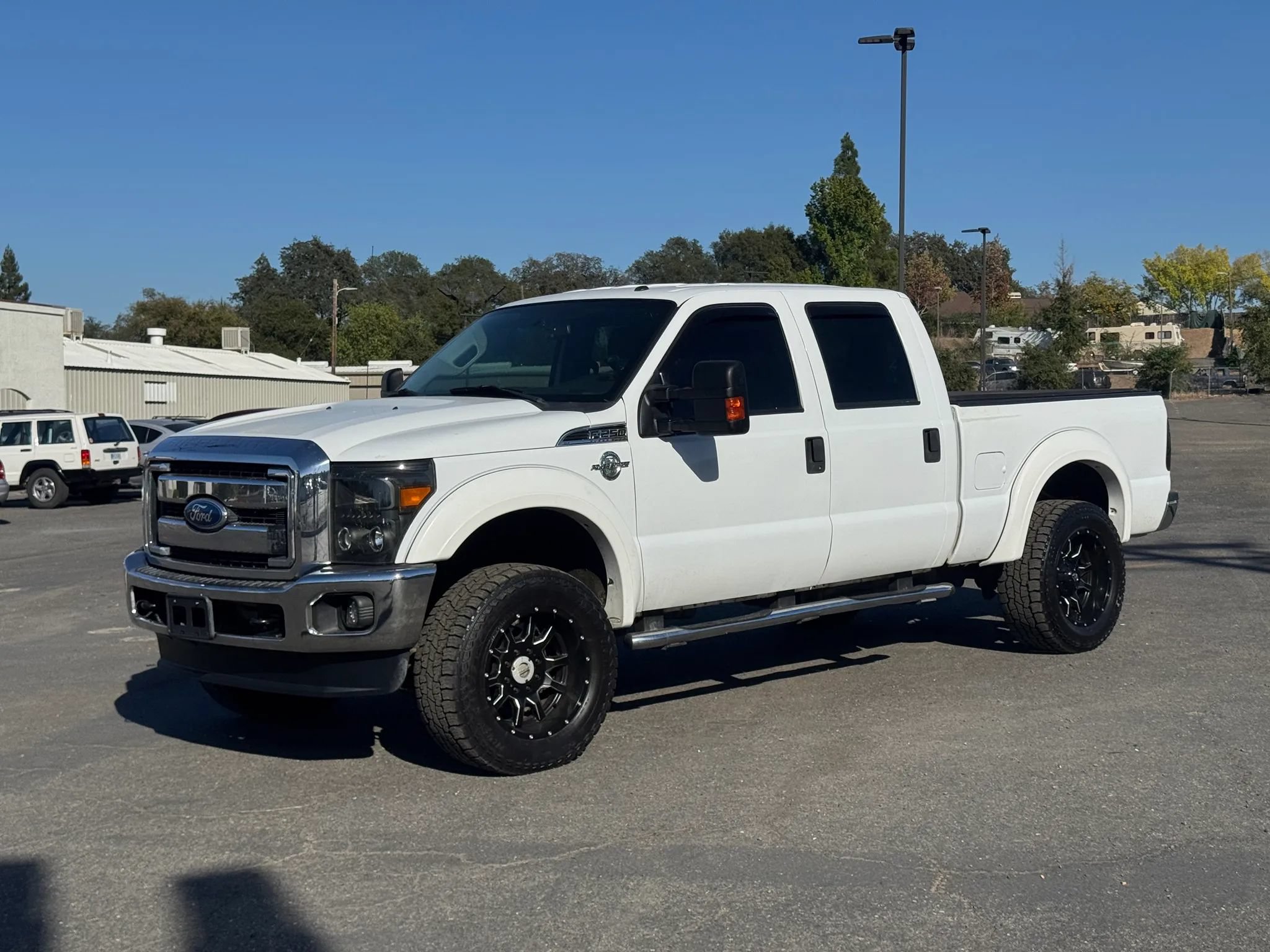 Used 2011 Ford F250 XLT w/ FX4 4X4 Off-Road Pkg image 2