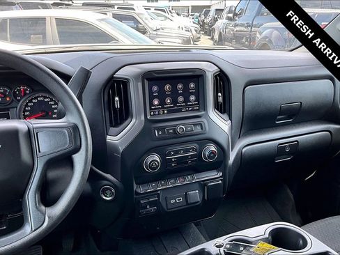 Used 2024 Chevrolet Silverado 1500 Custom image 10