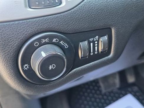 Used 2017 Jeep Cherokee Trailhawk w/ Cold Weather Group AWD/4WD image 17