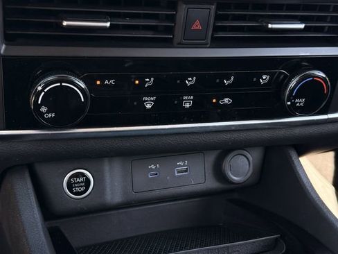 Used 2023 Nissan Rogue S image 18